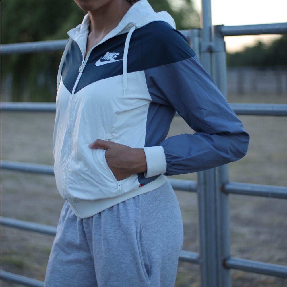 Nike windbreaker teal grey and white with hood Medium women’s